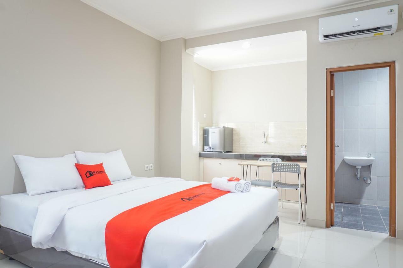 Residences By Reddoorz Near Mt Haryono - Minimum Stay 7 Days ジャカルタ エクステリア 写真
