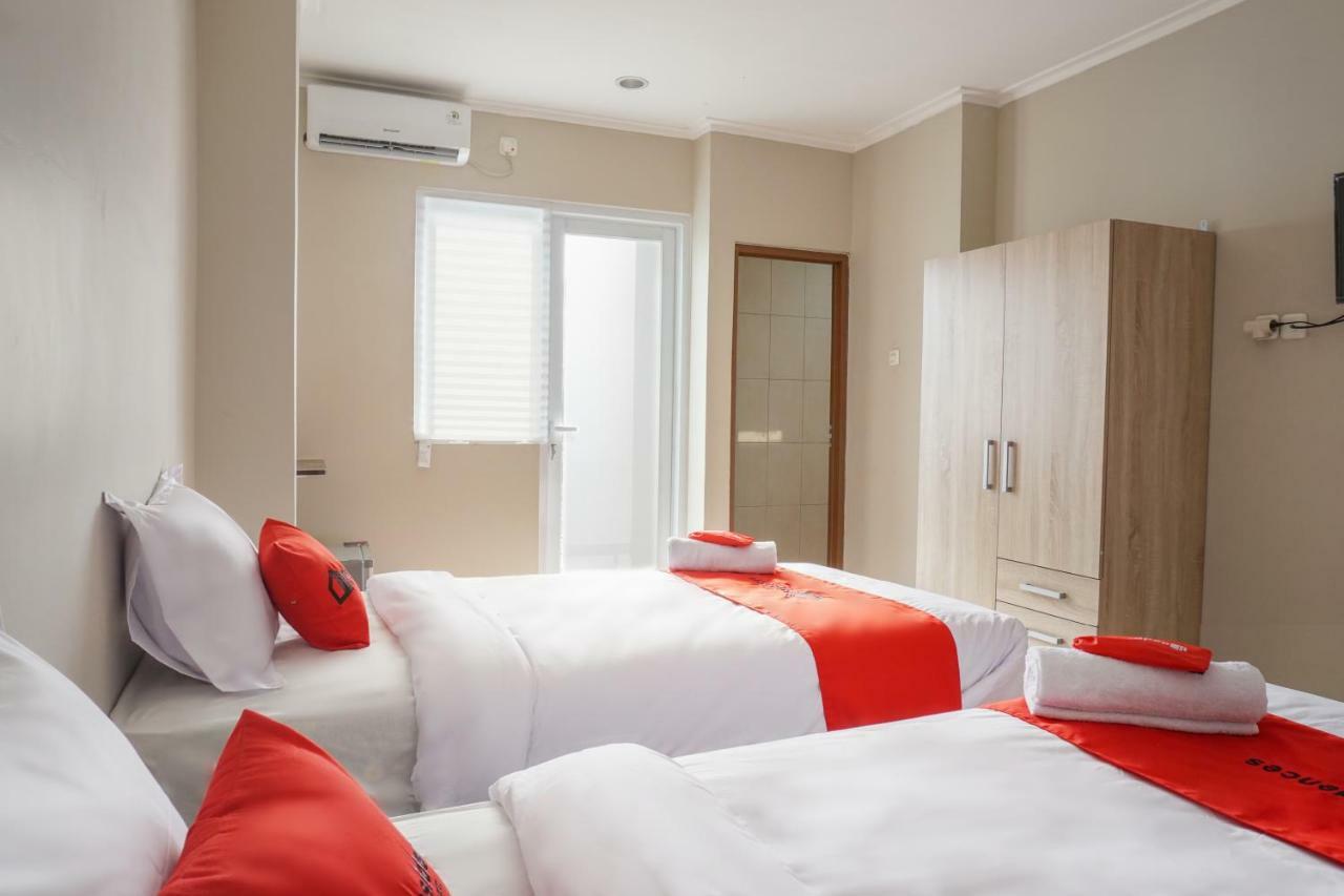 Residences By Reddoorz Near Mt Haryono - Minimum Stay 7 Days ジャカルタ エクステリア 写真