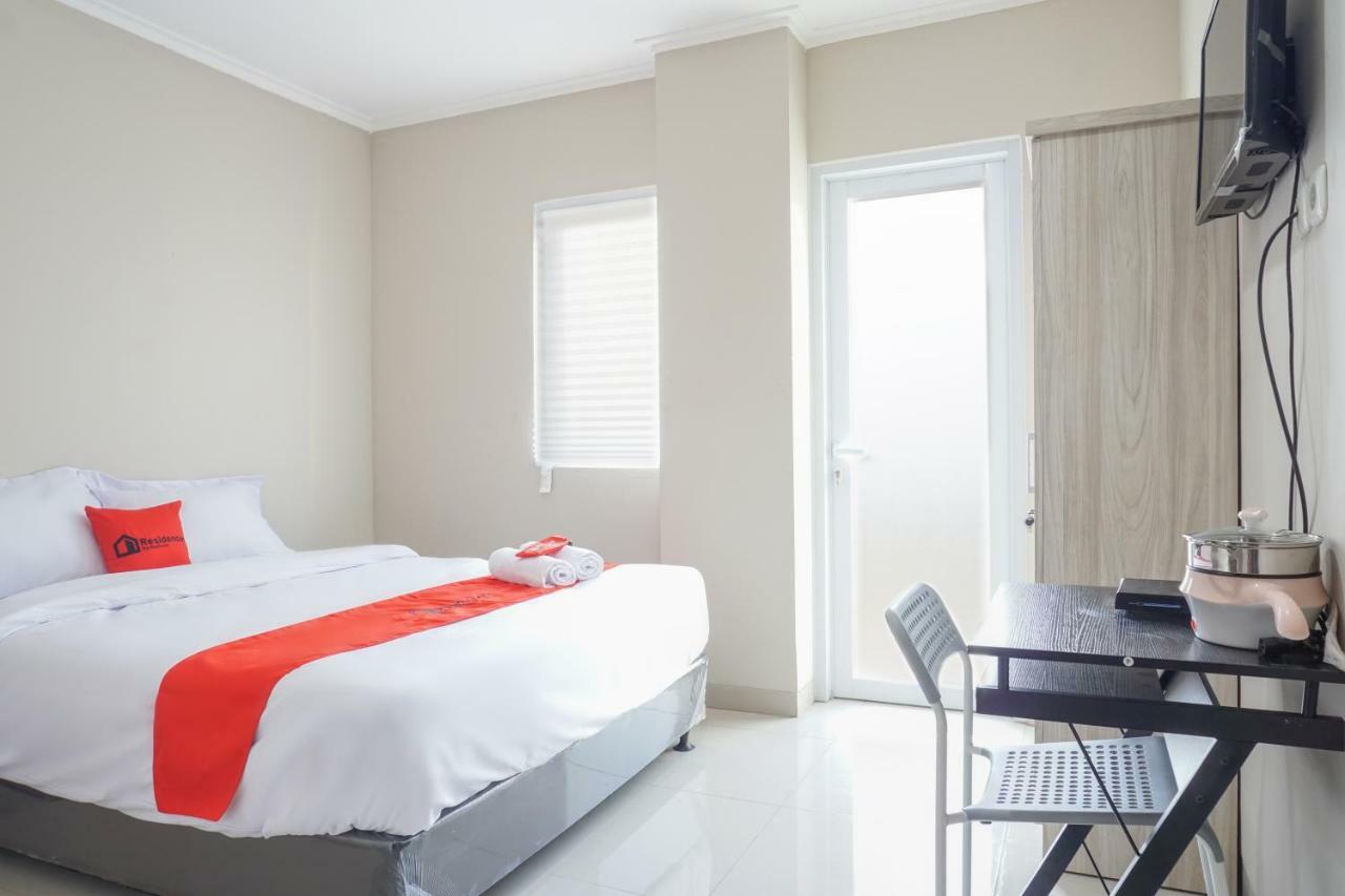 Residences By Reddoorz Near Mt Haryono - Minimum Stay 7 Days ジャカルタ エクステリア 写真