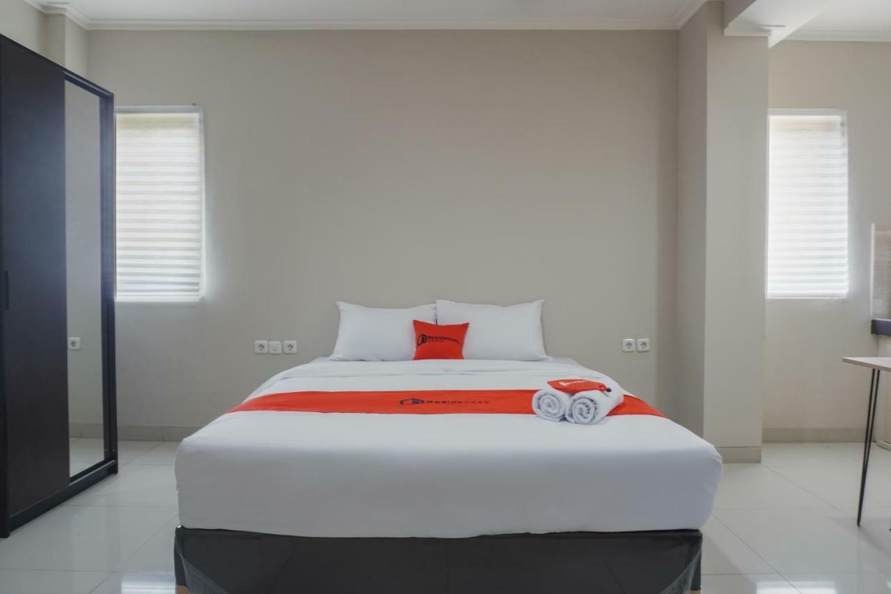 Residences By Reddoorz Near Mt Haryono - Minimum Stay 7 Days ジャカルタ エクステリア 写真